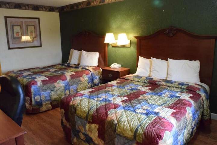Room 9 of 10