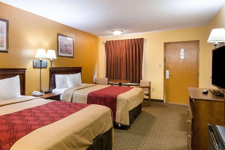 Room 12 of 27