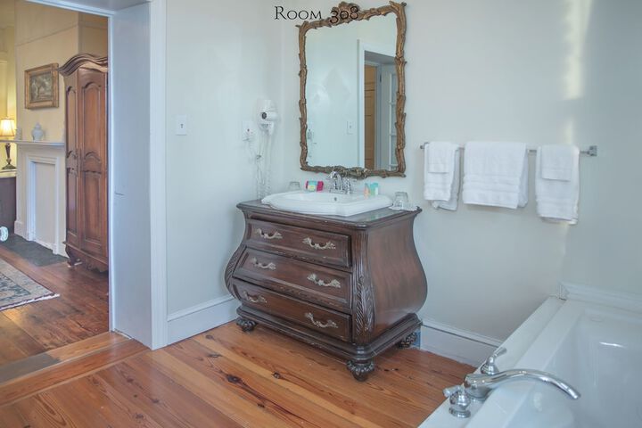 Room 130 of 170
