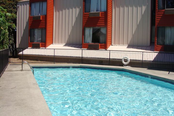 Pool 5 of 24