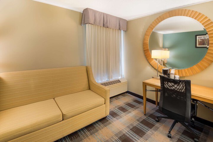 Room 28 of 42