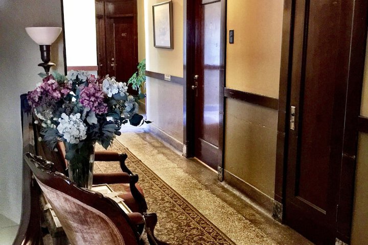 Ballroom/Hall 68 of 69