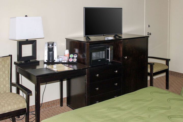 Room 14 of 37