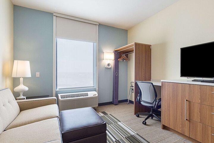 Room 32 of 67