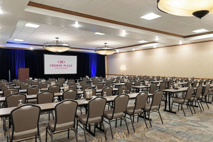 Crowne Plaza Phoenix - Chandler Golf Resort by IHG