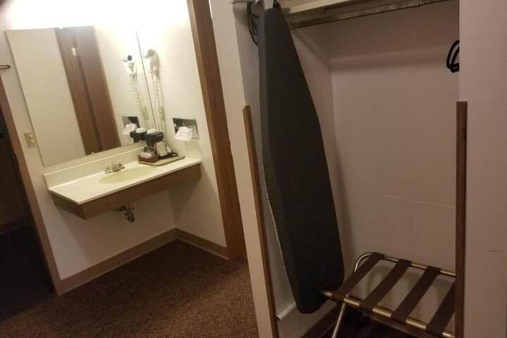 Room 11 of 35