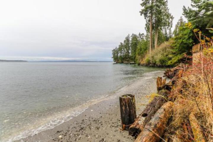 The Cabin at Oak Bay
