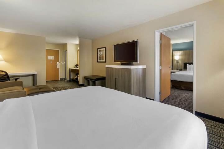 Room 22 of 64