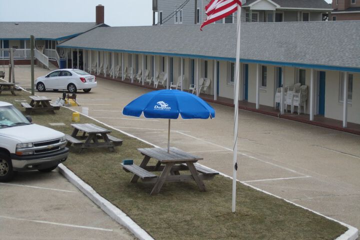 Dolphin Oceanfront Motel