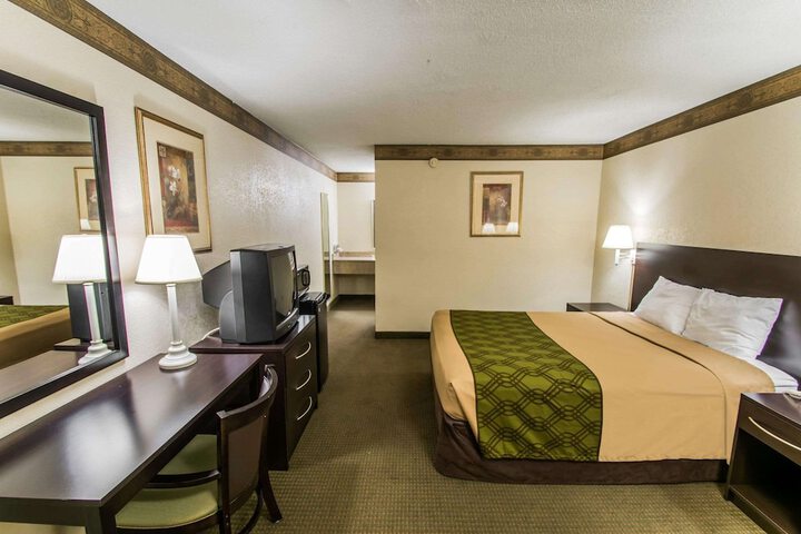 Room 8 of 19