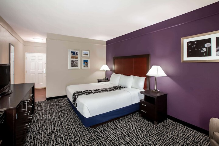 Room 30 of 46