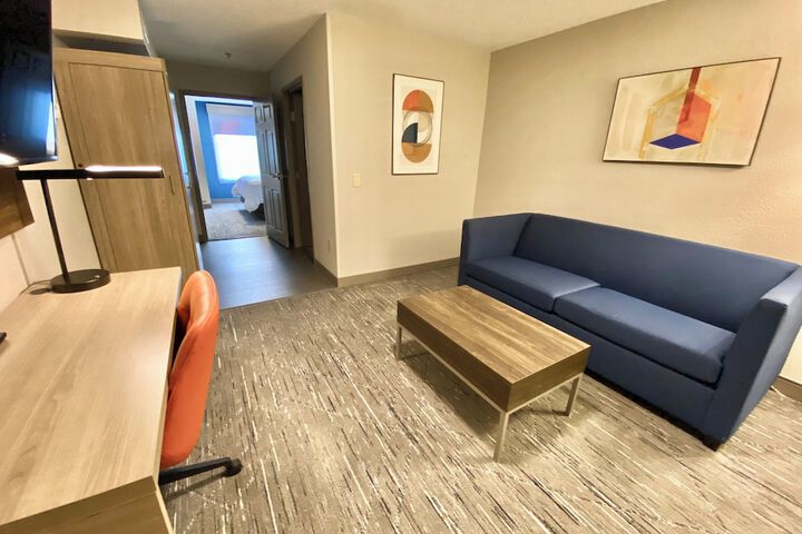 Holiday Inn Express & Suites Elyria by IHG
