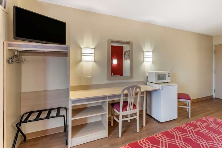 Room 40 of 51