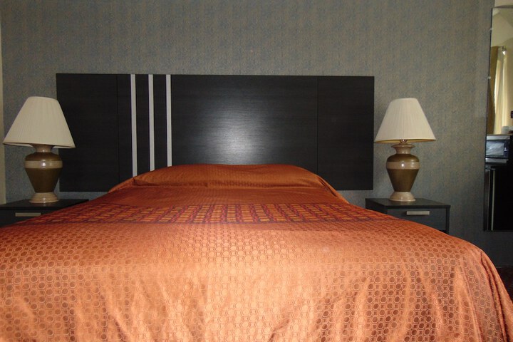 Room 13 of 30