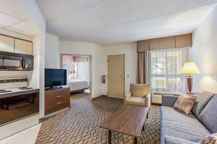 Burrstone Inn an Ascend Collection Hotel