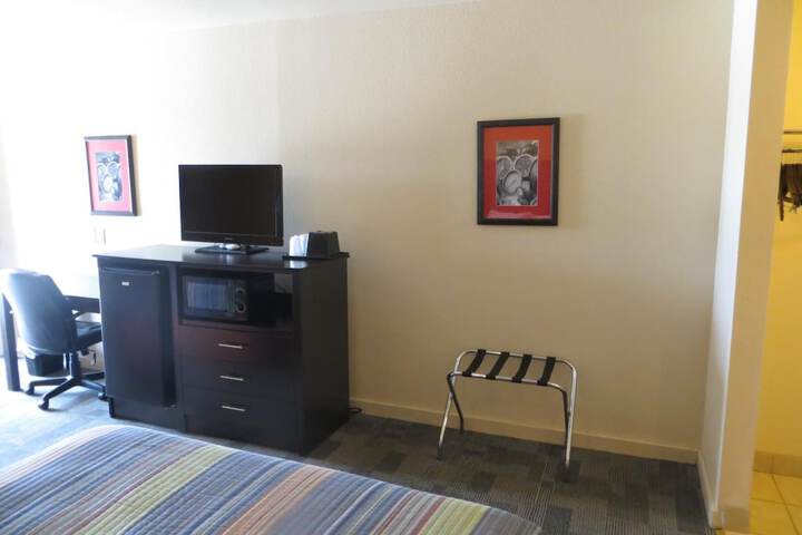 Room 18 of 32