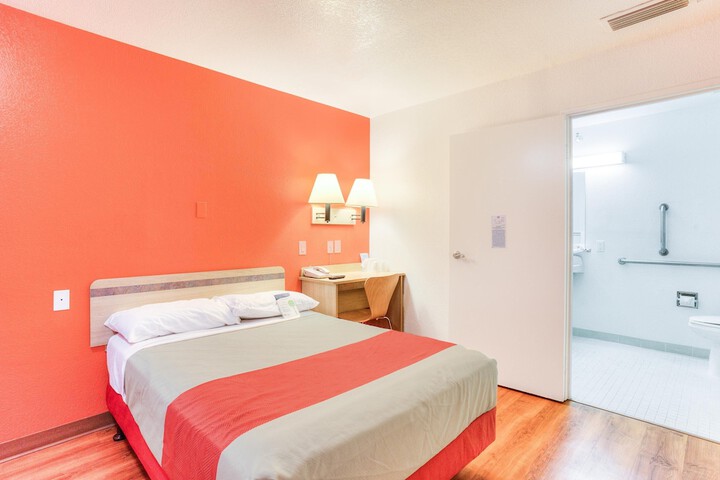 Motel 6 Tigard OR - Portland South - Lake Oswego