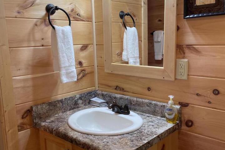 Moore Road Cabin 1 Pet Friendly