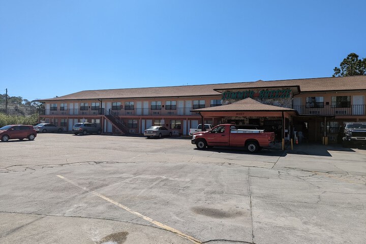 Hotel 4 of 48