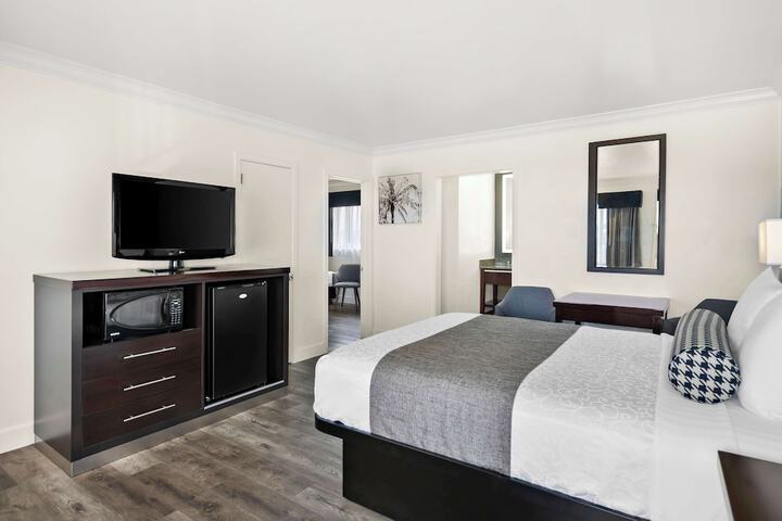 Room 27 of 55