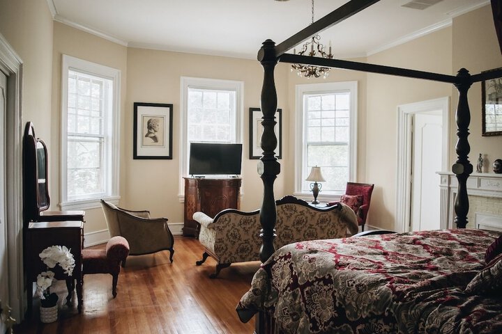 Room 12 of 38