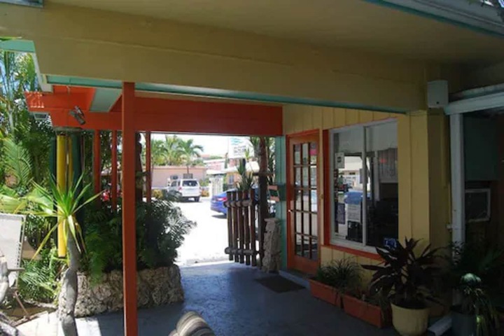 Hotel 5 of 82