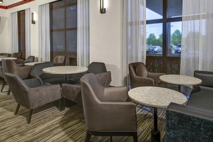 Hyatt Place Detroit / Livonia