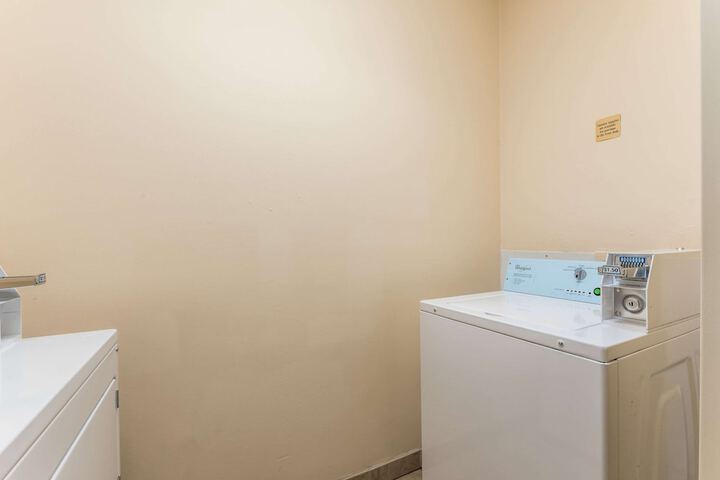 Room 20 of 28