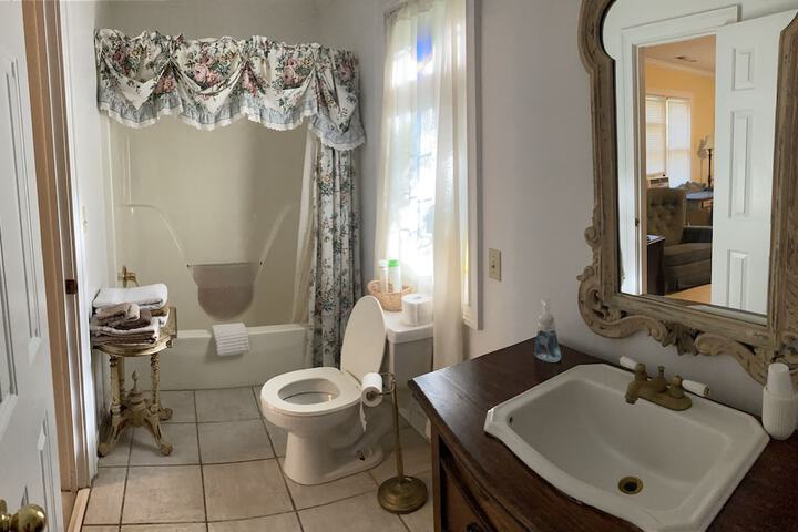 Room 18 of 33