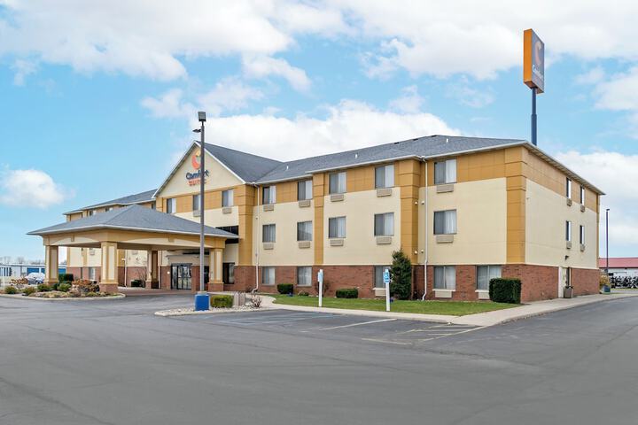 Comfort Suites Findlay I-75 near Sports Complex
