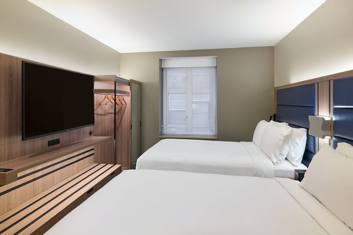 Room 27 of 54