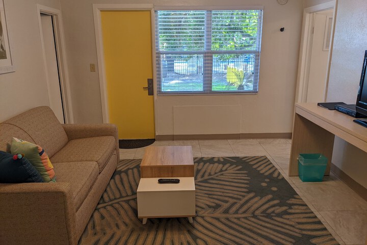 Room 6 of 21