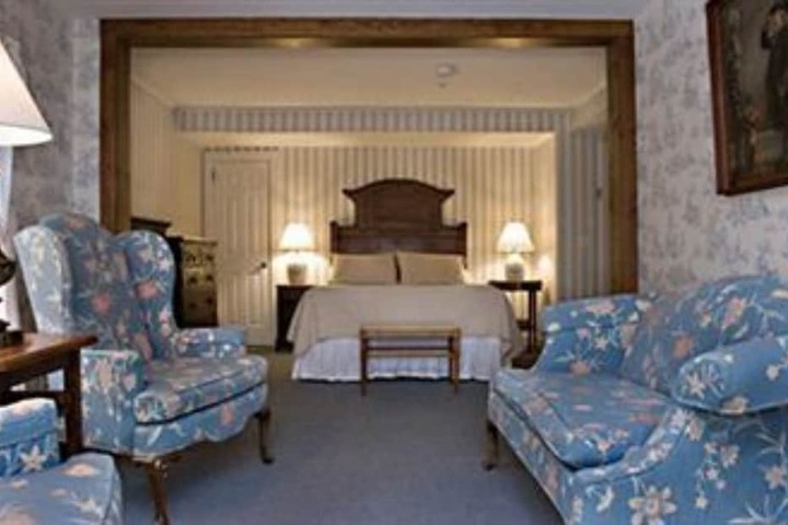 Arlingtons West Mountain Inn