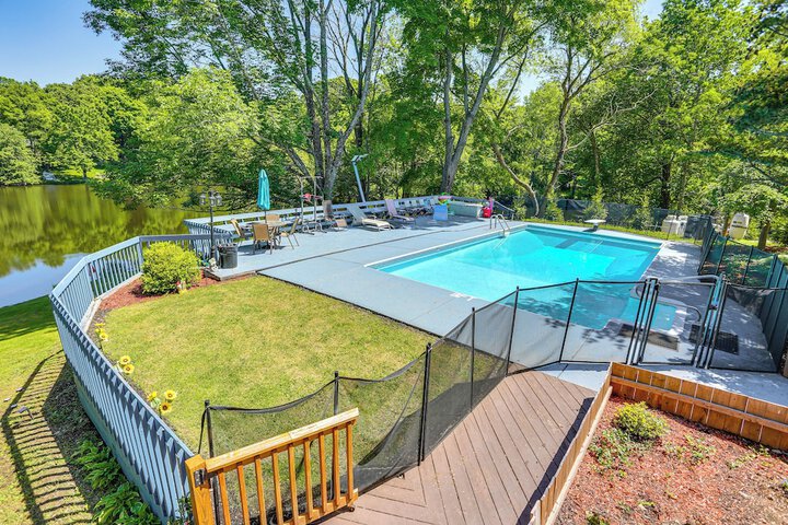 Pet-friendly Vacation Rental w / Lake Access