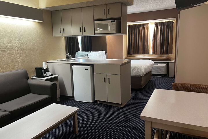 Room 8 of 29