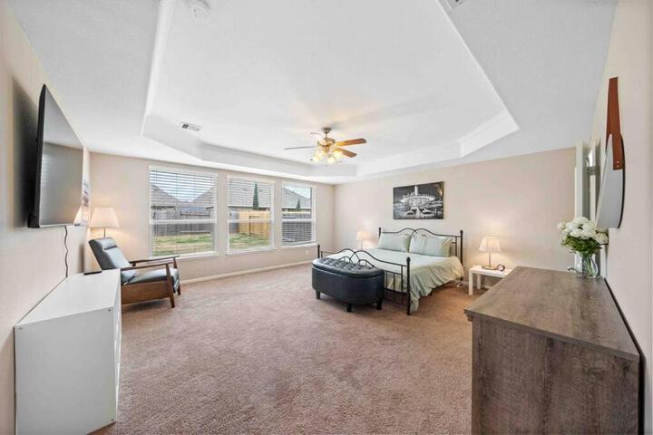 Houston House Sleeps 16~Arcade Style Game Room