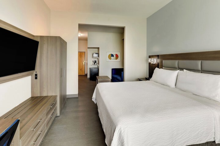 Room 13 of 50