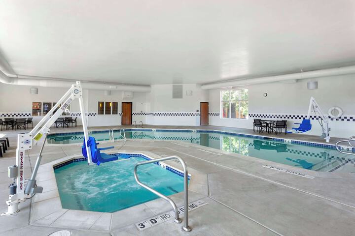 Pool 4 of 37