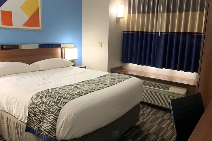Room 12 of 19