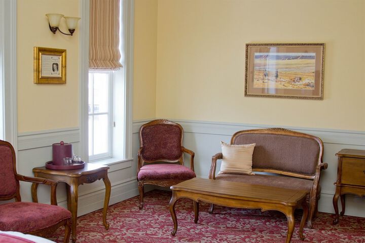 Room 27 of 42