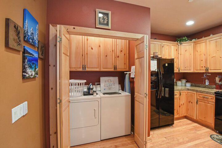 Crystal Charm Amazing 3 BDR Condo Close to Beaches Casinos, & Skiing!