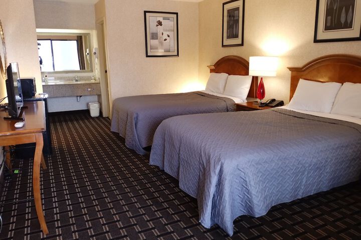 Room 13 of 18