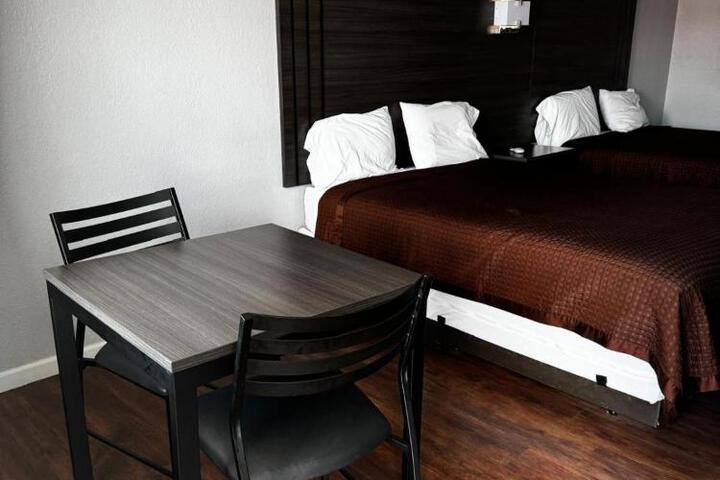 Lone Star Inn