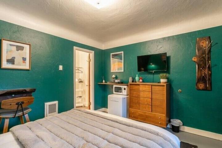 b.side motel + rv