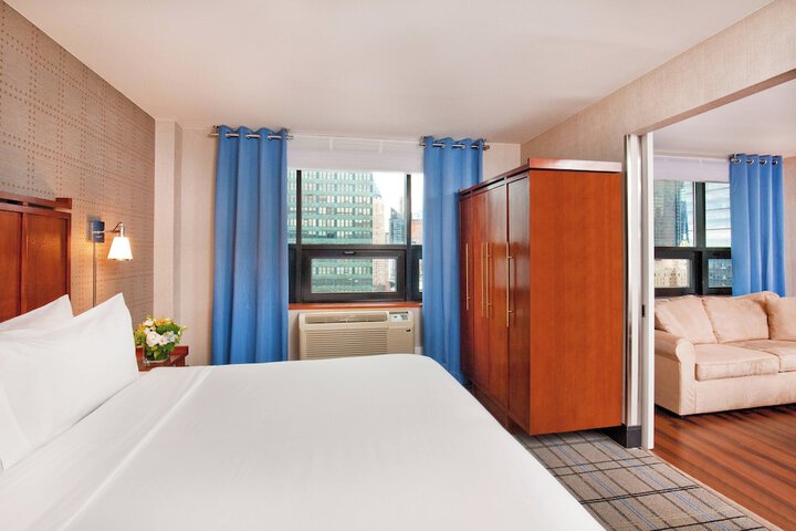 Room 17 of 27