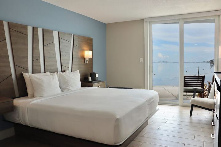 Room 35 of 63