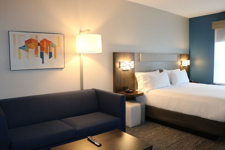 Room 73 of 145