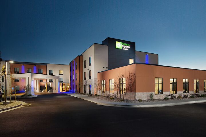 Hotel 4 of 86