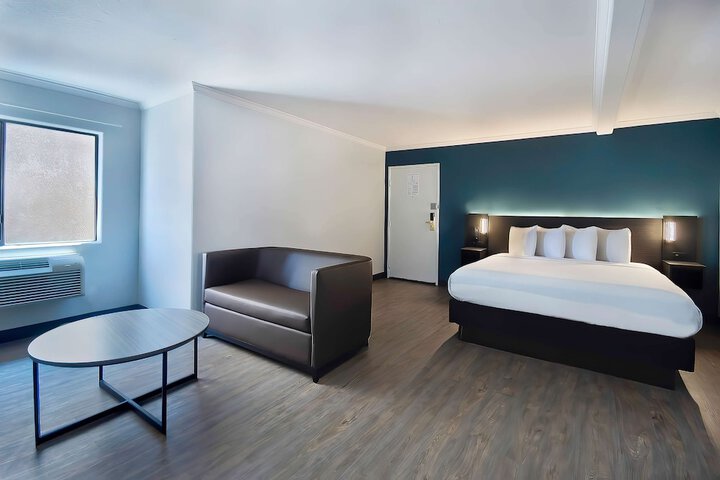 Room 55 of 76