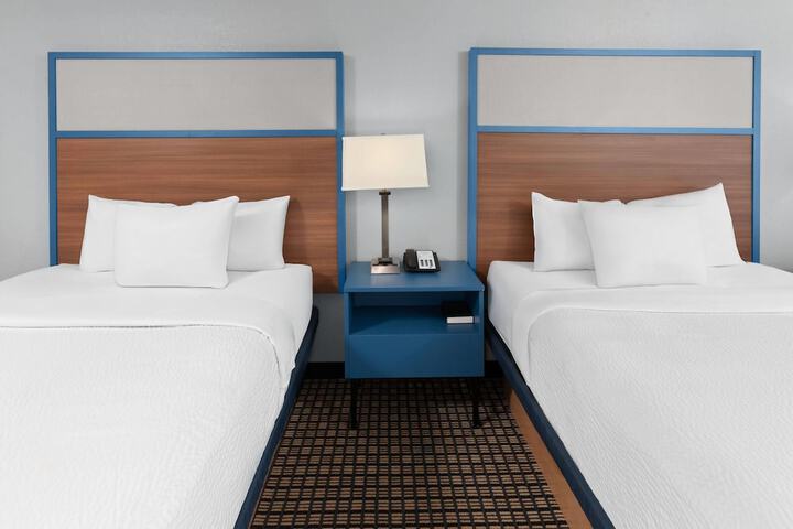 AmericInn by Wyndham Reedsburg